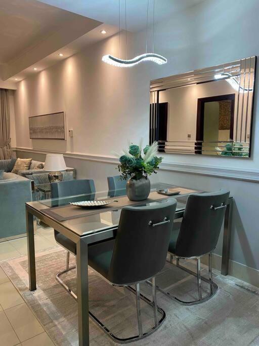 Lux Burj Views -Boulevard -Prime Location Downtown Дубай Екстериор снимка